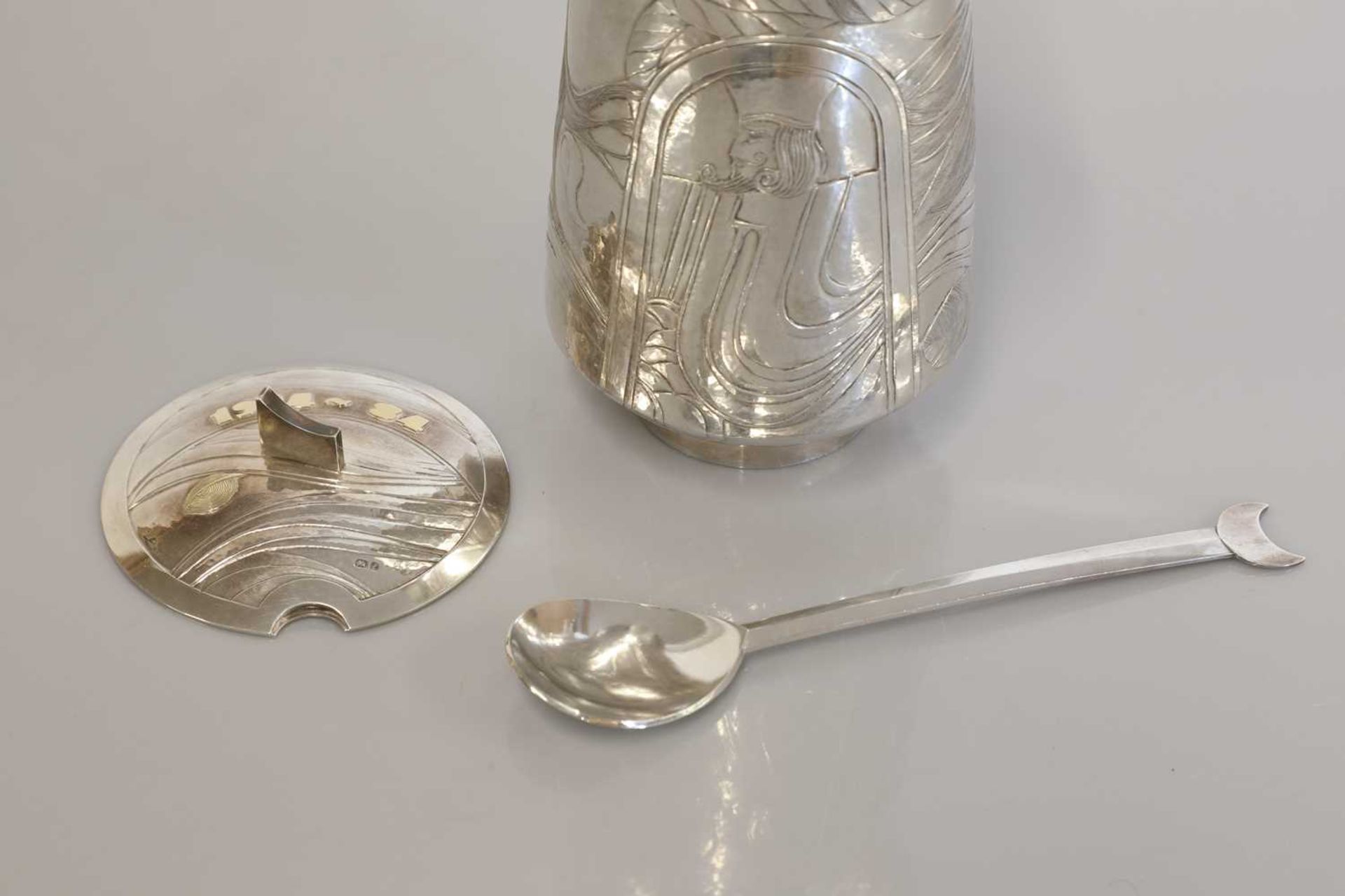 A silver honey pot, cover and spoon, - Image 7 of 7