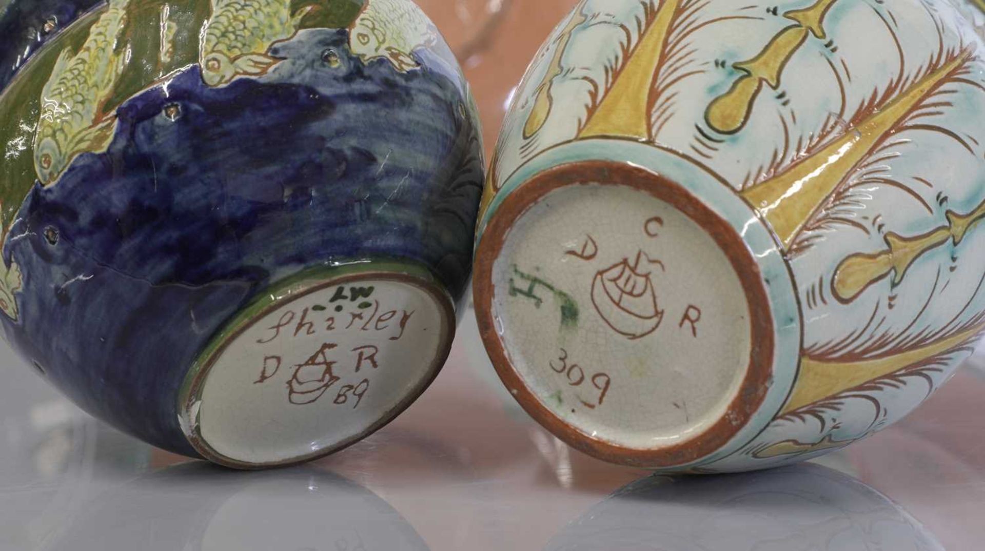 A collection of eight Della Robbia pottery items, - Bild 6 aus 6