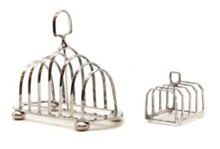 A silver seven-bar toast rack