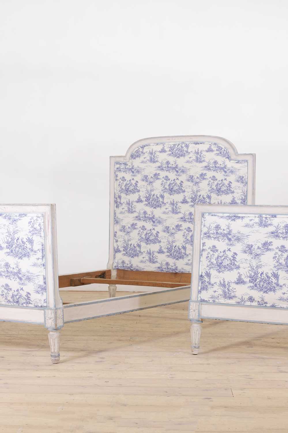 A pair of Louis XVI-style painted beech single beds, - Image 3 of 7