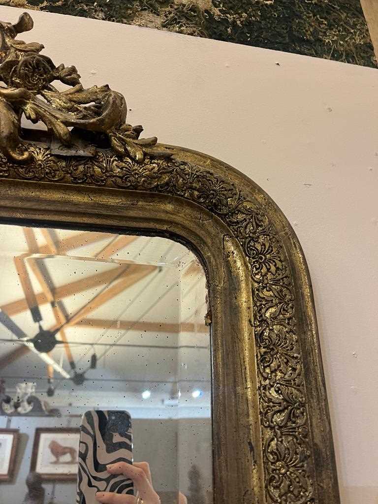 A near pair of giltwood and gesso overmantel mirrors, - Image 21 of 25