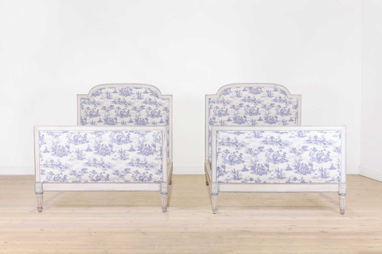 A pair of Louis XVI-style painted beech single beds, - Image 2 of 7