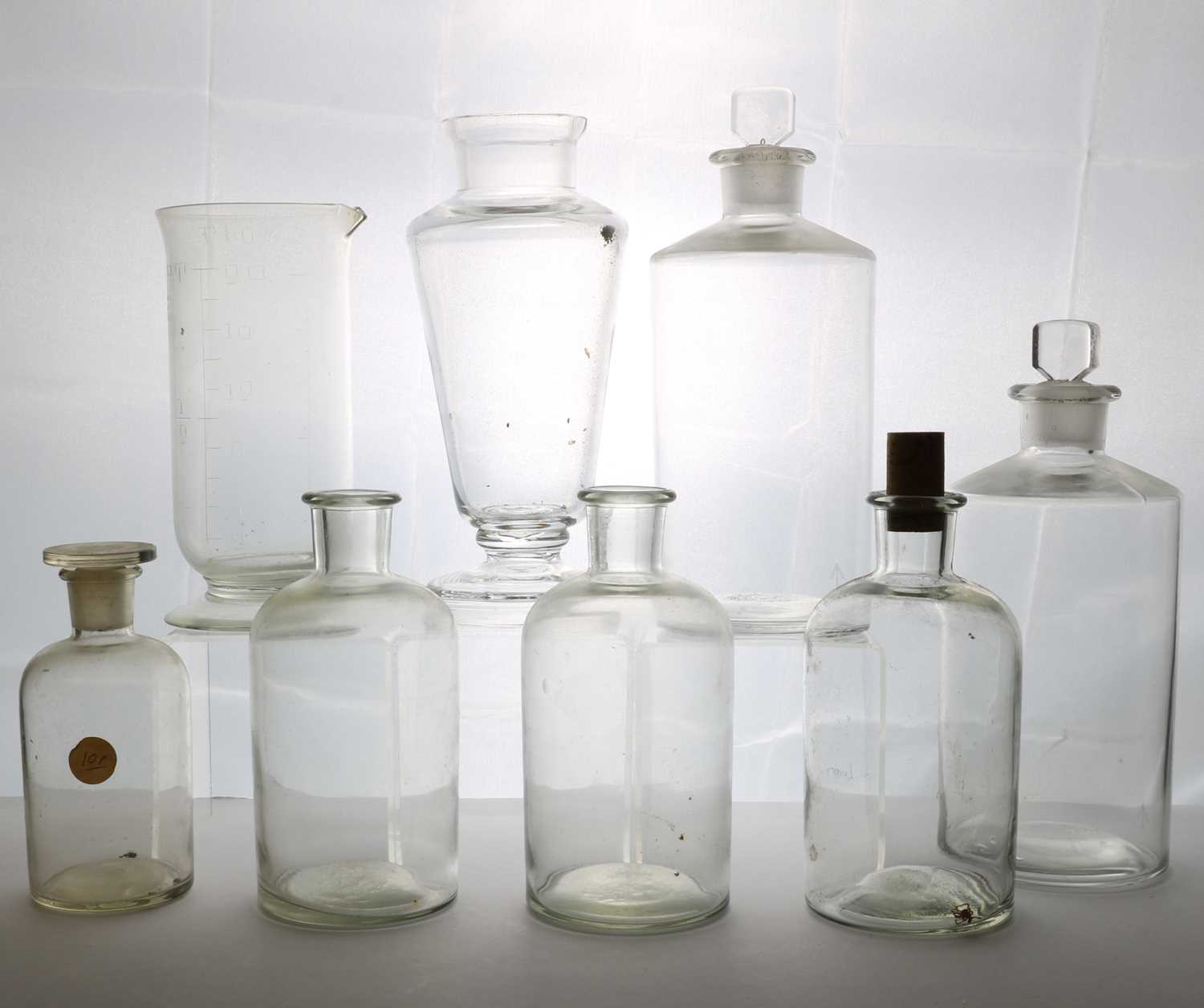 A collection of glass apothecary jars, - Image 10 of 16