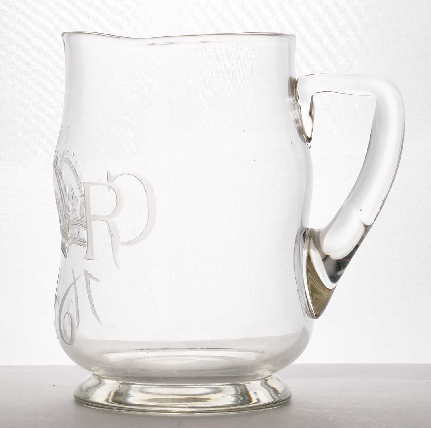 A Victorian glass jug - Image 3 of 4