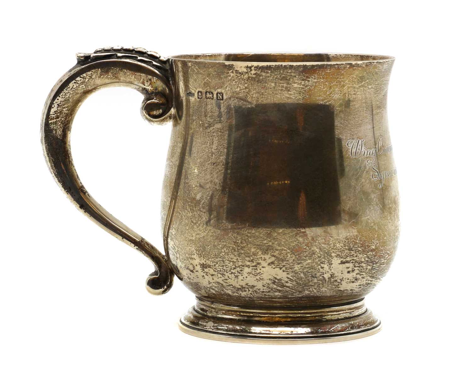 A silver mug, - Image 2 of 5