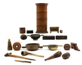 A group of treen items,