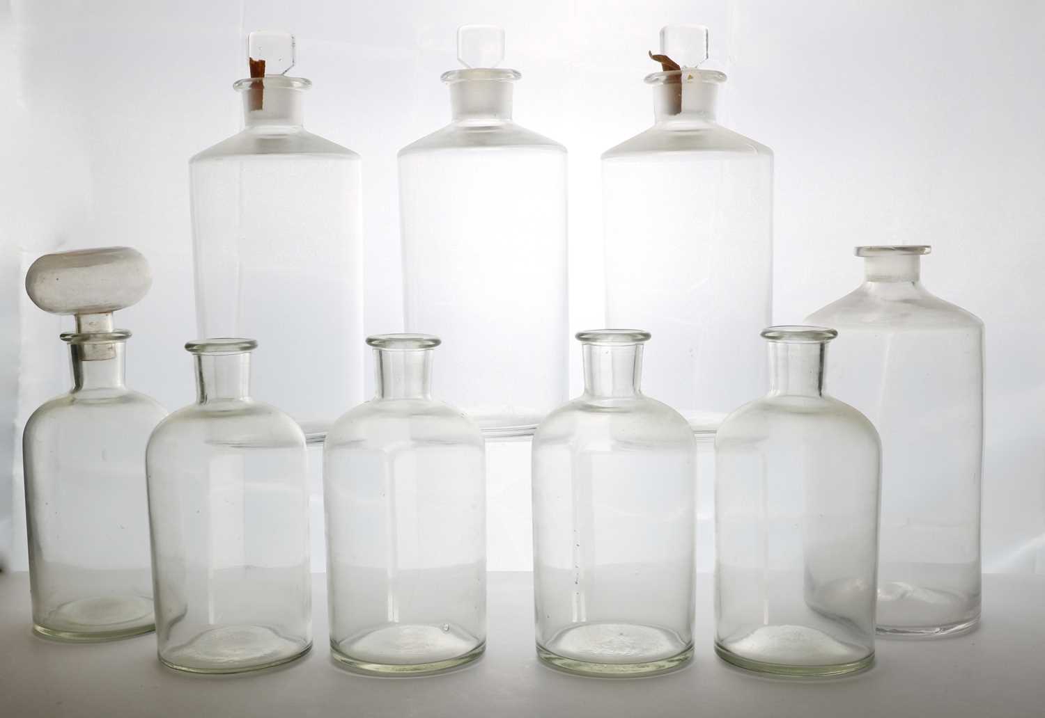 A collection of glass apothecary jars, - Image 8 of 16