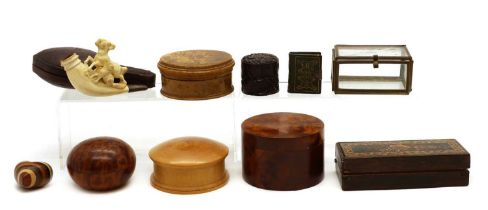 A collection of treen items