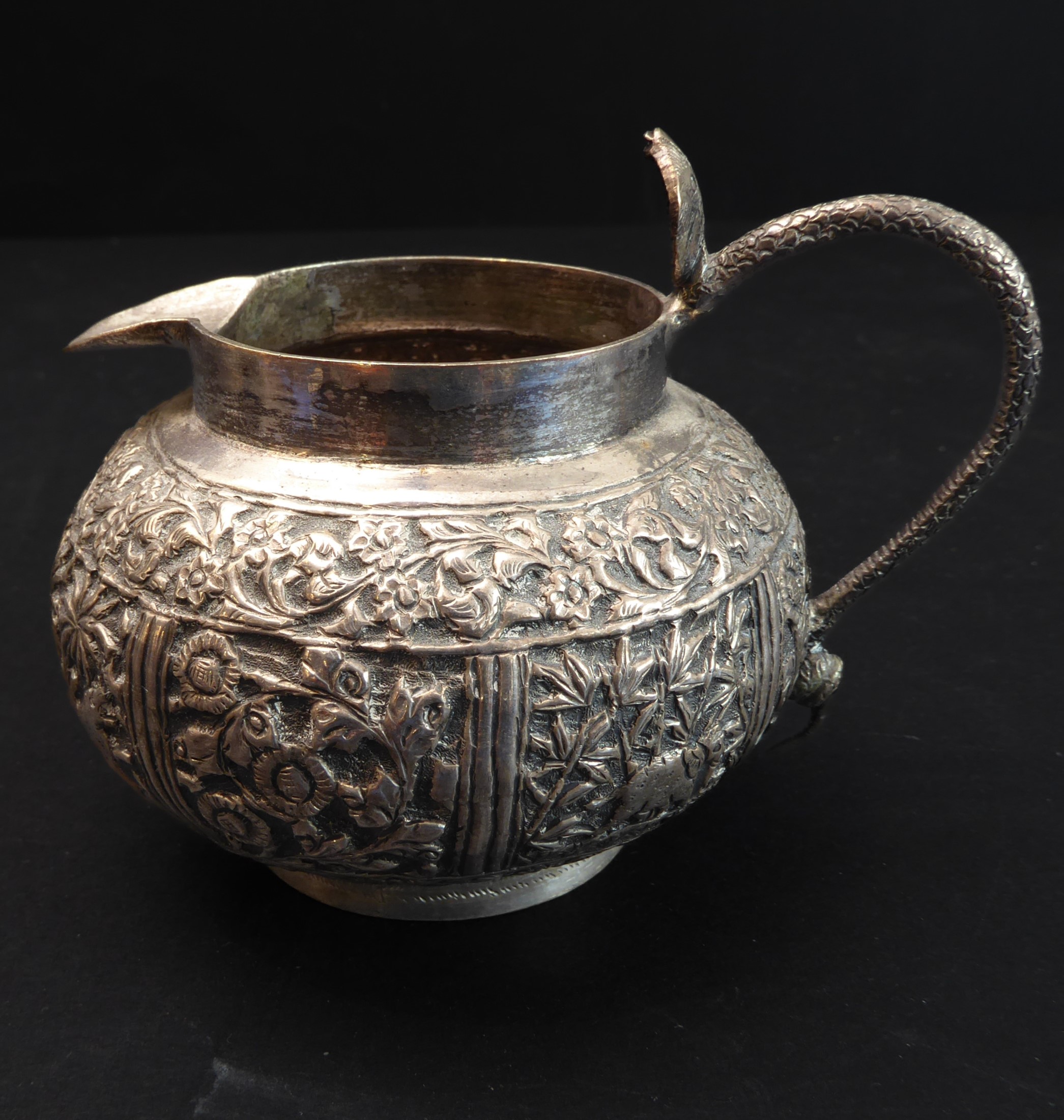 Two pieces of Indian silver plate decorated with scenes of shikar: 1. A large late 19th century - Image 5 of 6