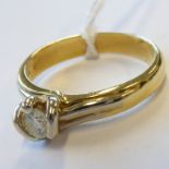 An 18-carat gold, single stone diamond ring (4.9g)