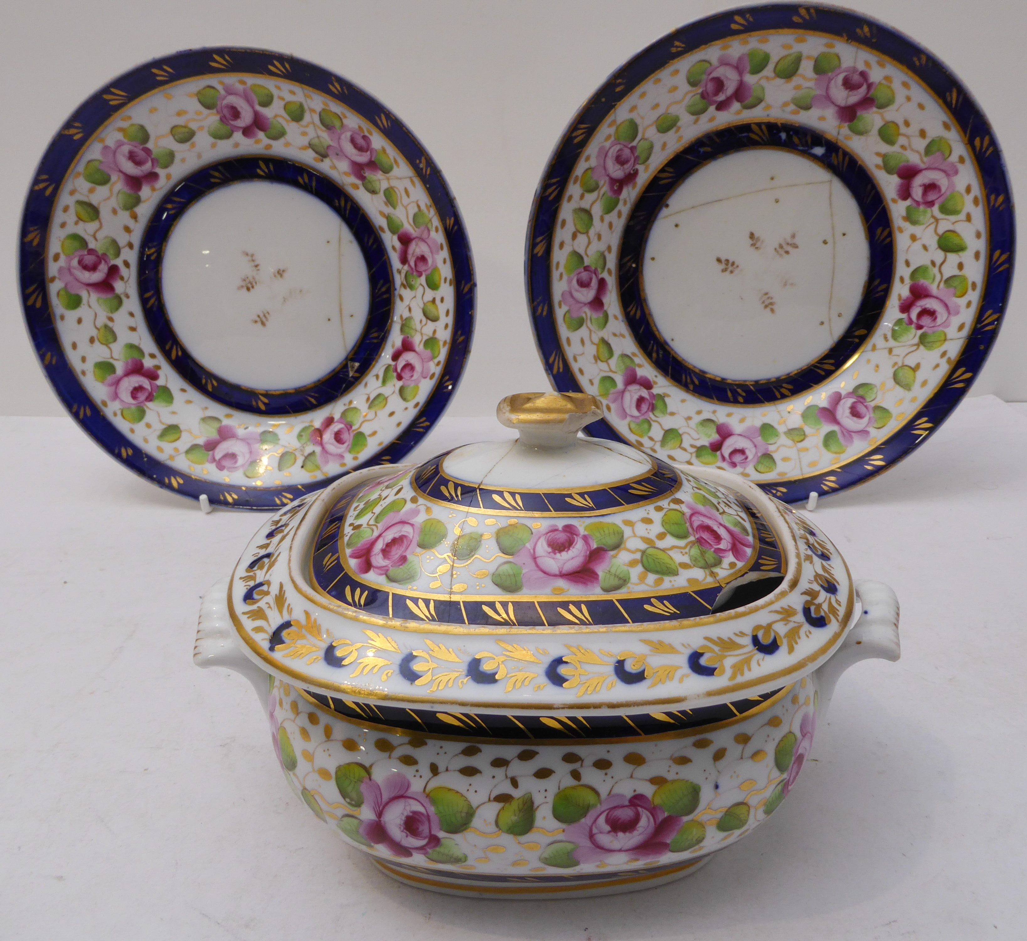 A collection of china and porcelain to include: a pair of French Sèvres-style cobalt-blue and gilt - Image 9 of 10