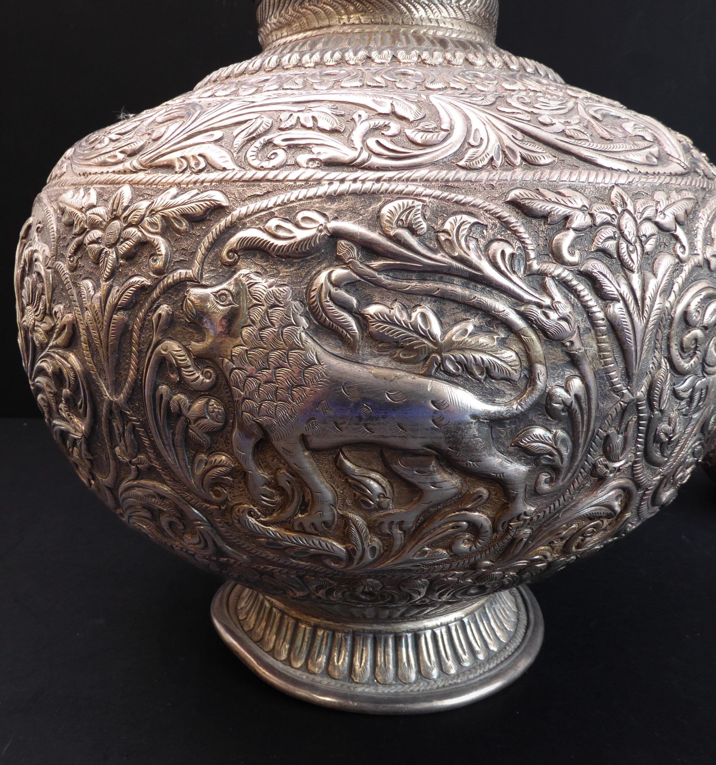 Two pieces of Indian silver plate decorated with scenes of shikar: 1. A large late 19th century - Image 3 of 6