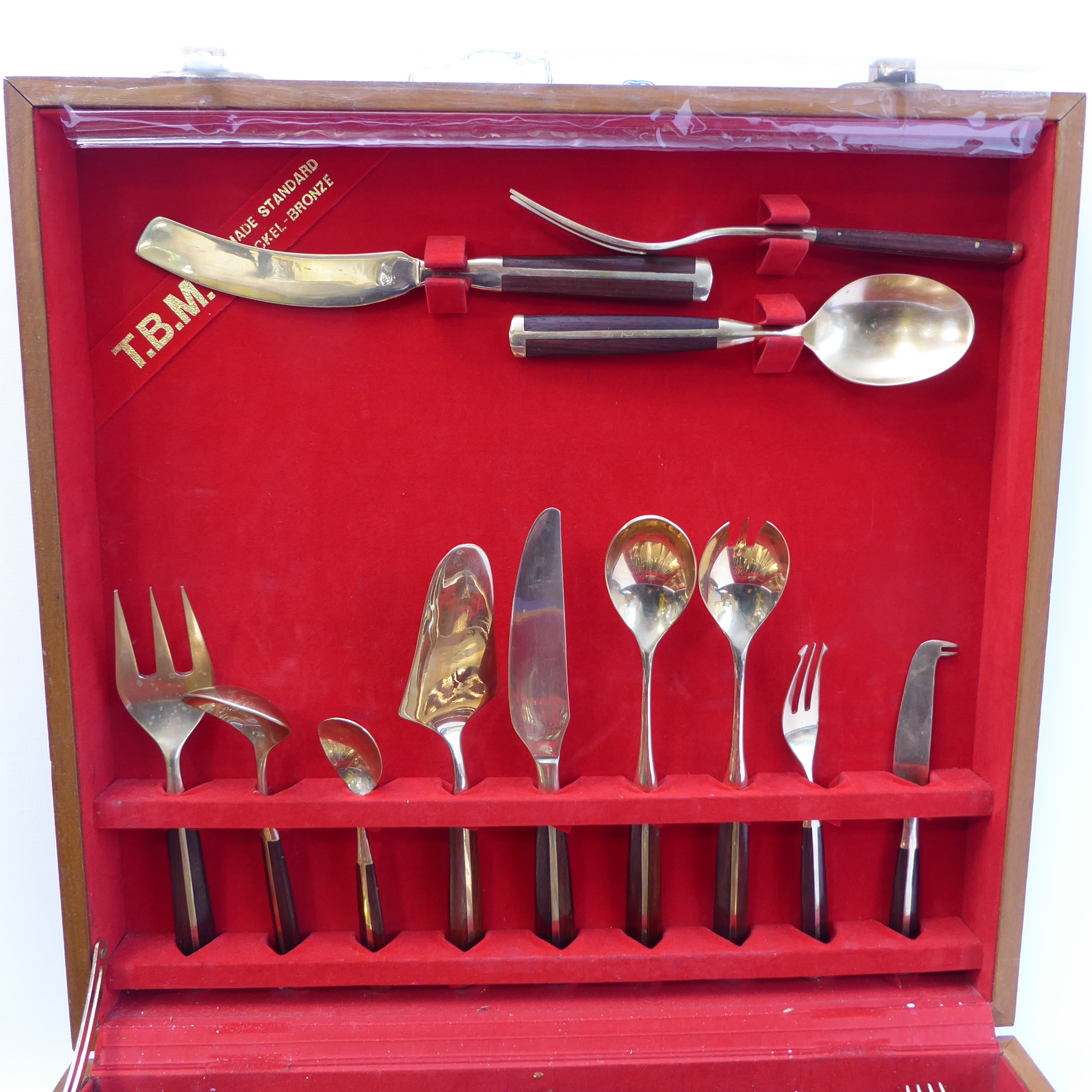 A Thai nickel-bronze ('high tarnish resistant') 12-place cutlery canteen comprising: varying sized - Image 4 of 5