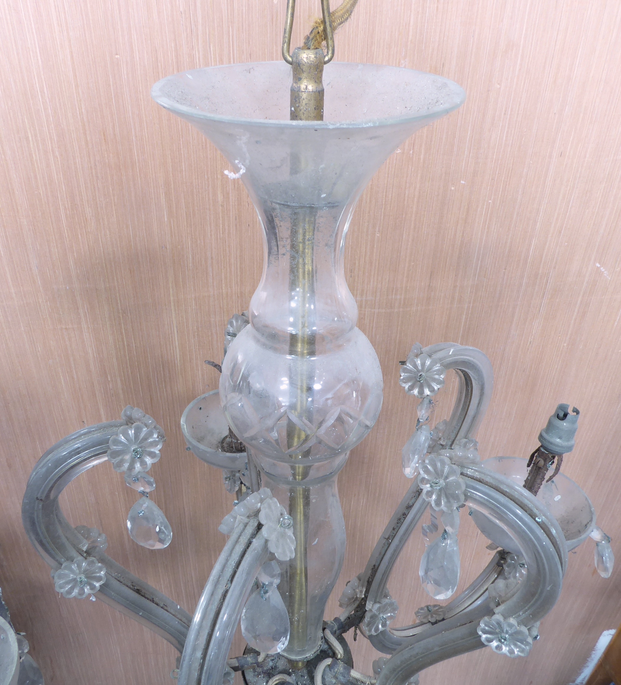 A five-light glass chandelier for restoration (approx. 52 cm wide) - Image 2 of 7