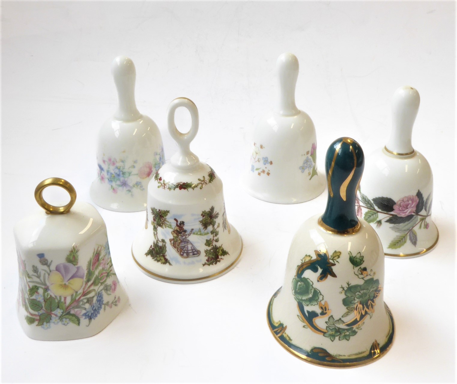 Various fine quality porcelain preserve jars and covers including: Wedgwood, Coalport, Royal - Image 14 of 15