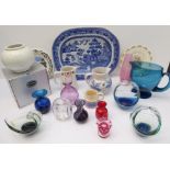 A selection of various glassware and ceramics to include: an early 20th century blue & white