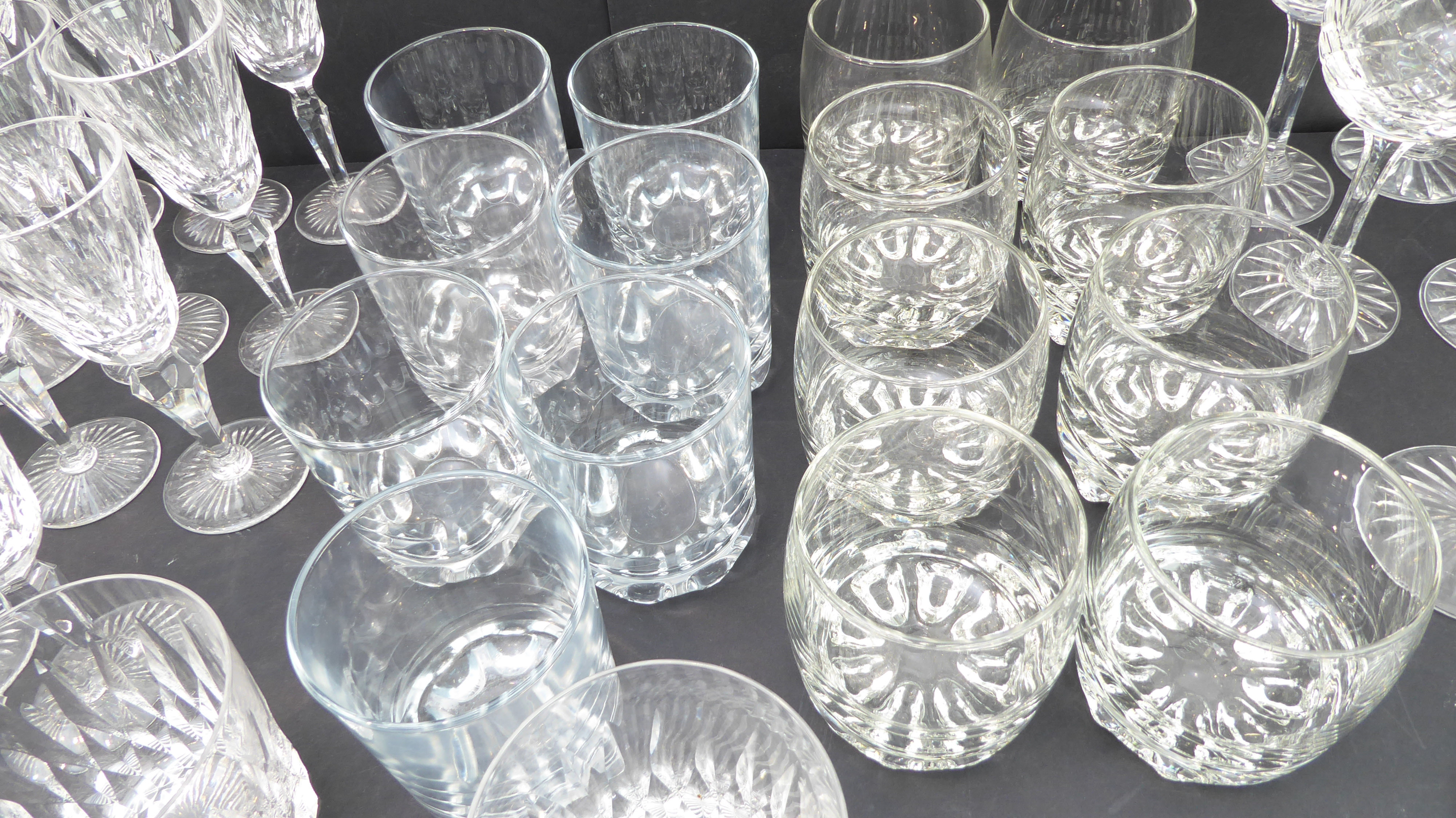 Sets of drinking glasses comprising: Wines: 6 x 19 cm marked 'Stuart'; 6 x 17.5 cm; 8 x 15 cm; 4 x - Image 3 of 6