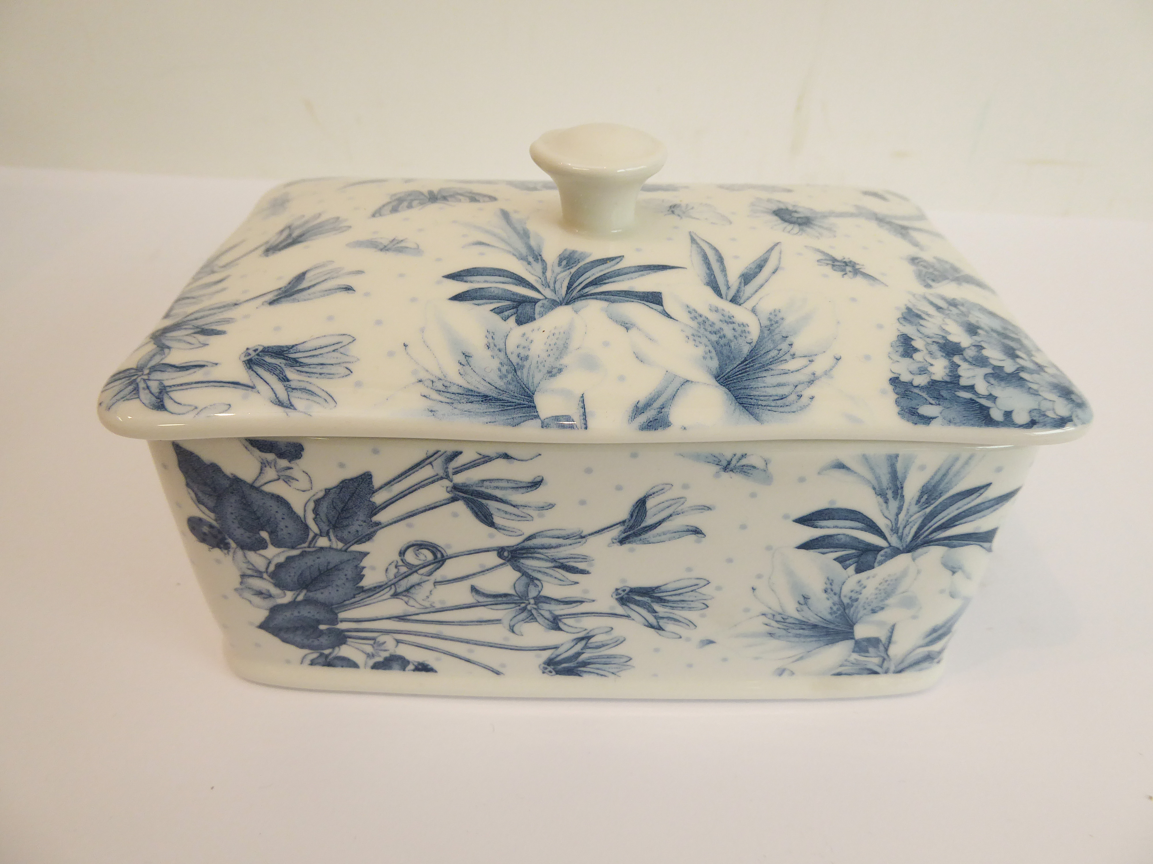 Various fine quality porcelain preserve jars and covers including: Wedgwood, Coalport, Royal - Image 6 of 15