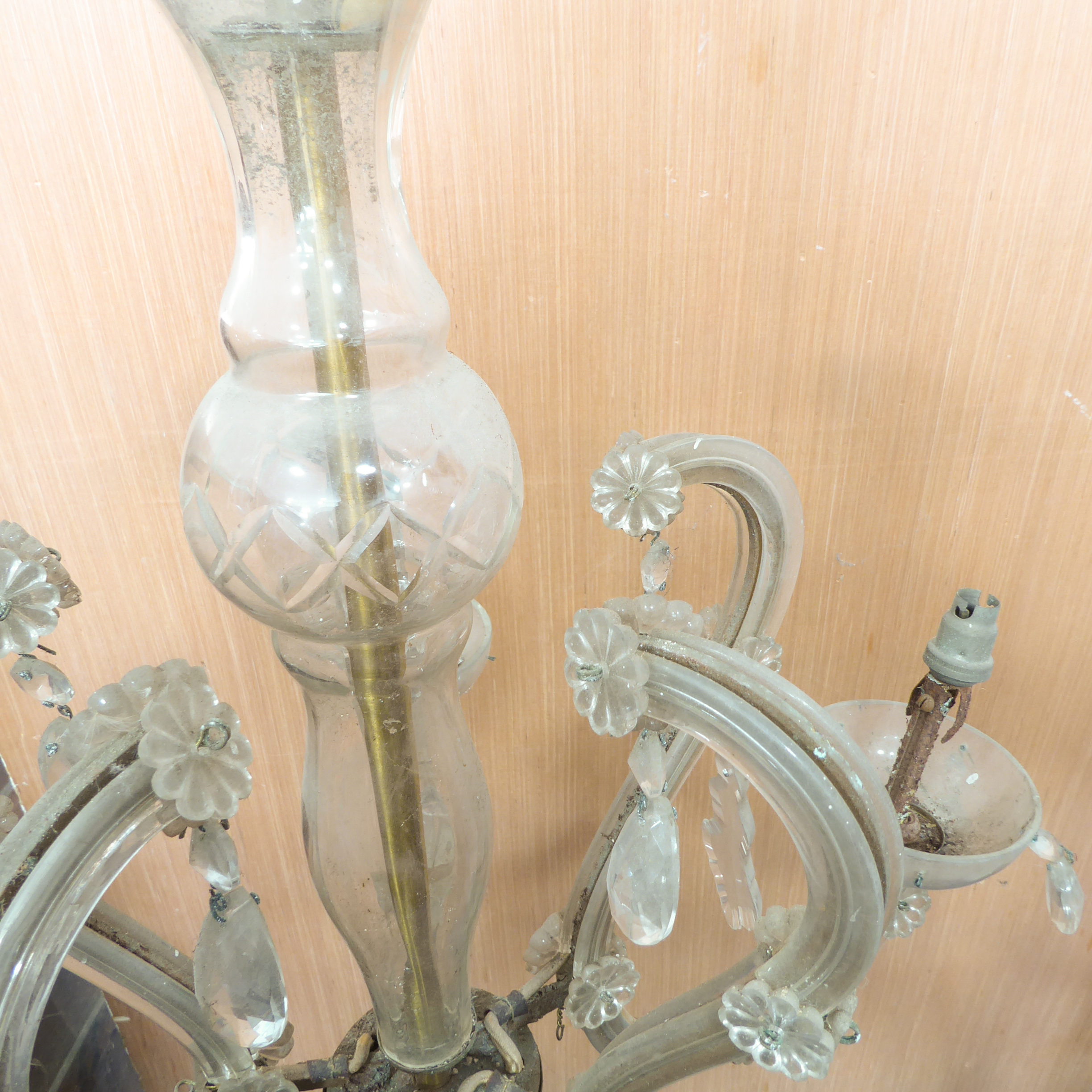 A five-light glass chandelier for restoration (approx. 52 cm wide) - Image 4 of 7
