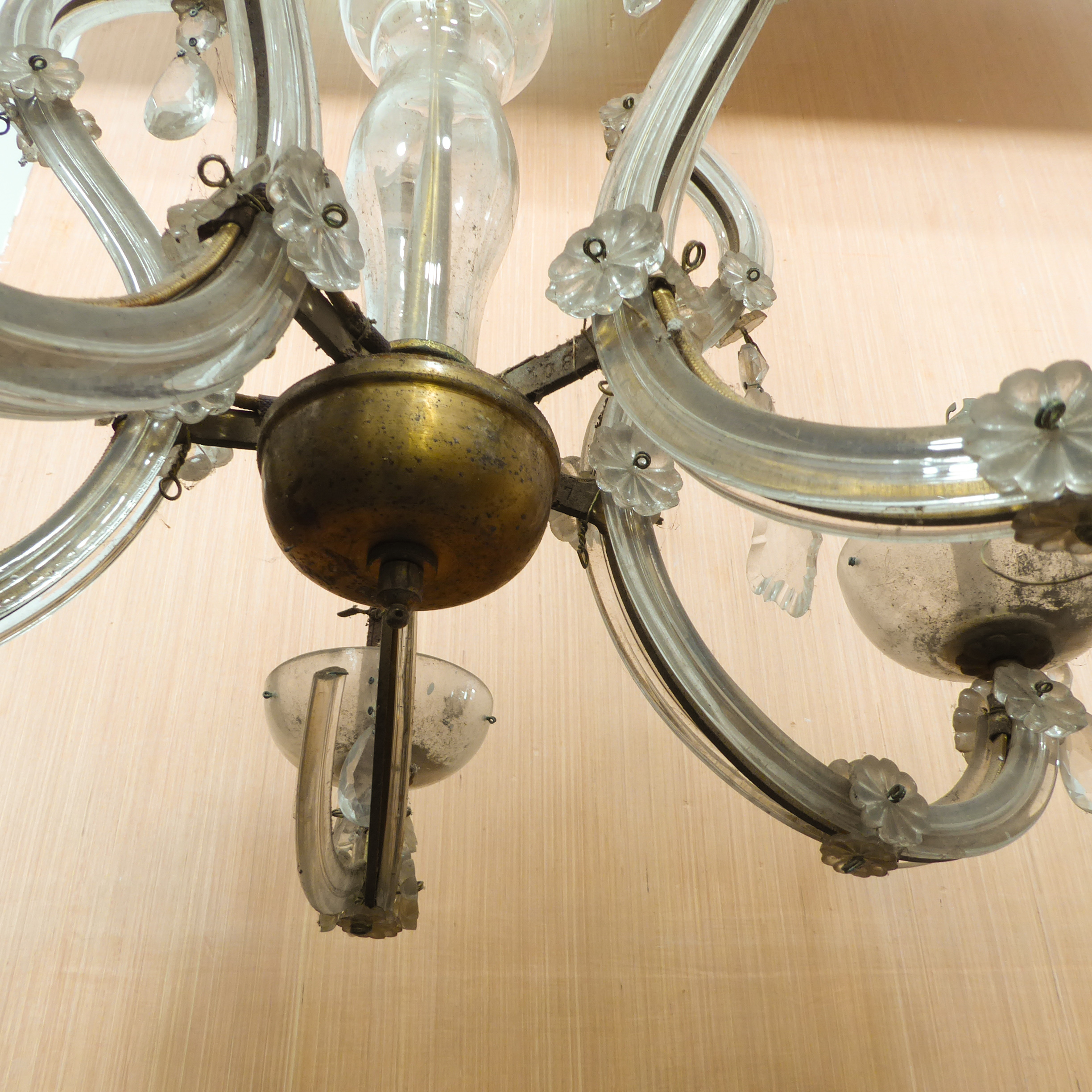 A five-light glass chandelier for restoration (approx. 52 cm wide) - Image 7 of 7