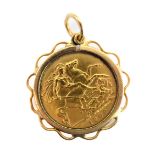 A 1908 half sovereign pendant, the Edward VII coin to the wavy pendant mount (combined gross