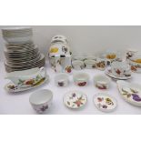 A Royal Worcester 'Evesham' service to include: 6 x 16.5 cm, 9 x 20.5 cm and 6 x 25.5 cm plates; six