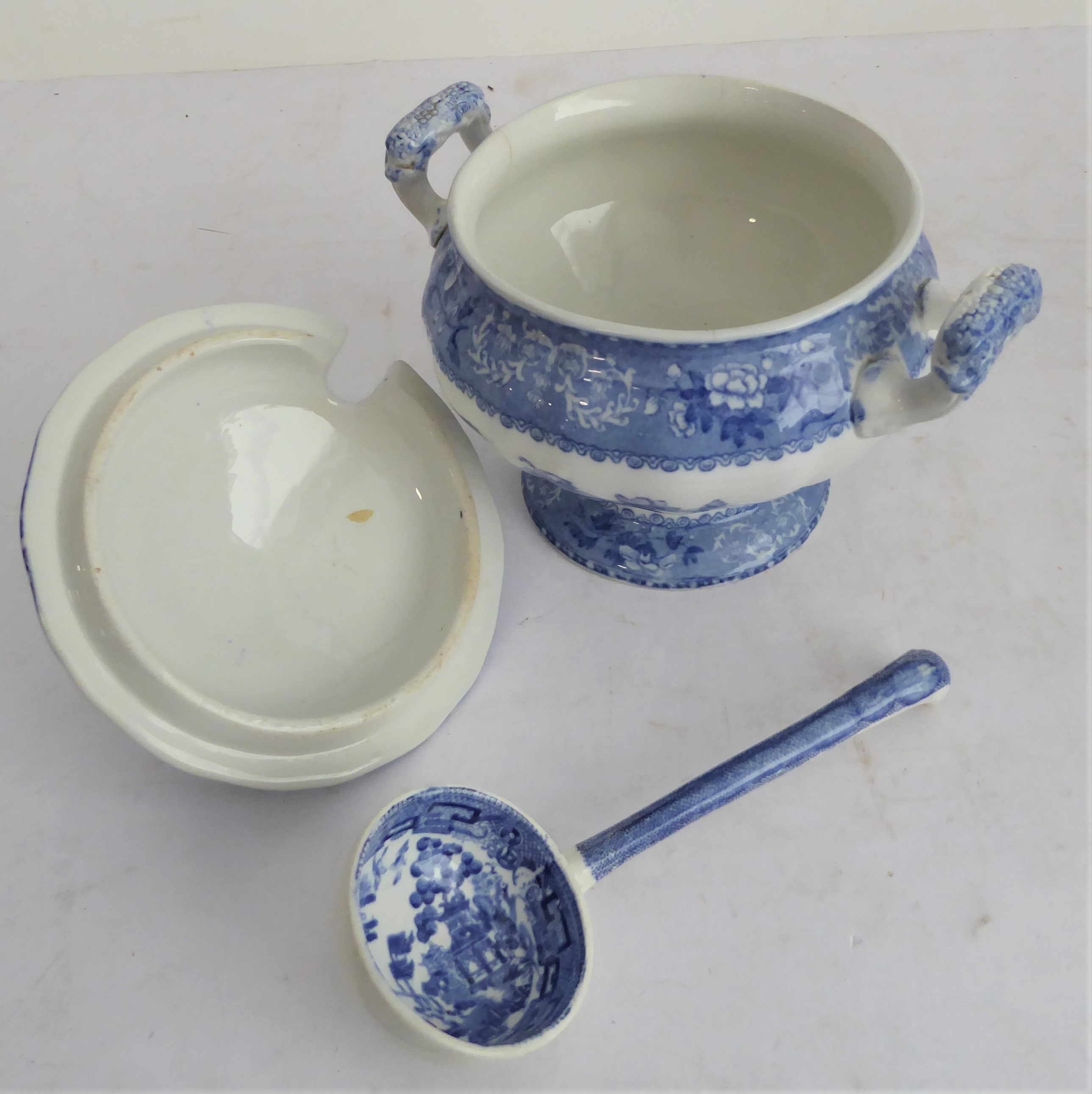 Various 19th century blue-and-white ceramic wares to include: a large two-handled Spode tureen (star - Image 10 of 17