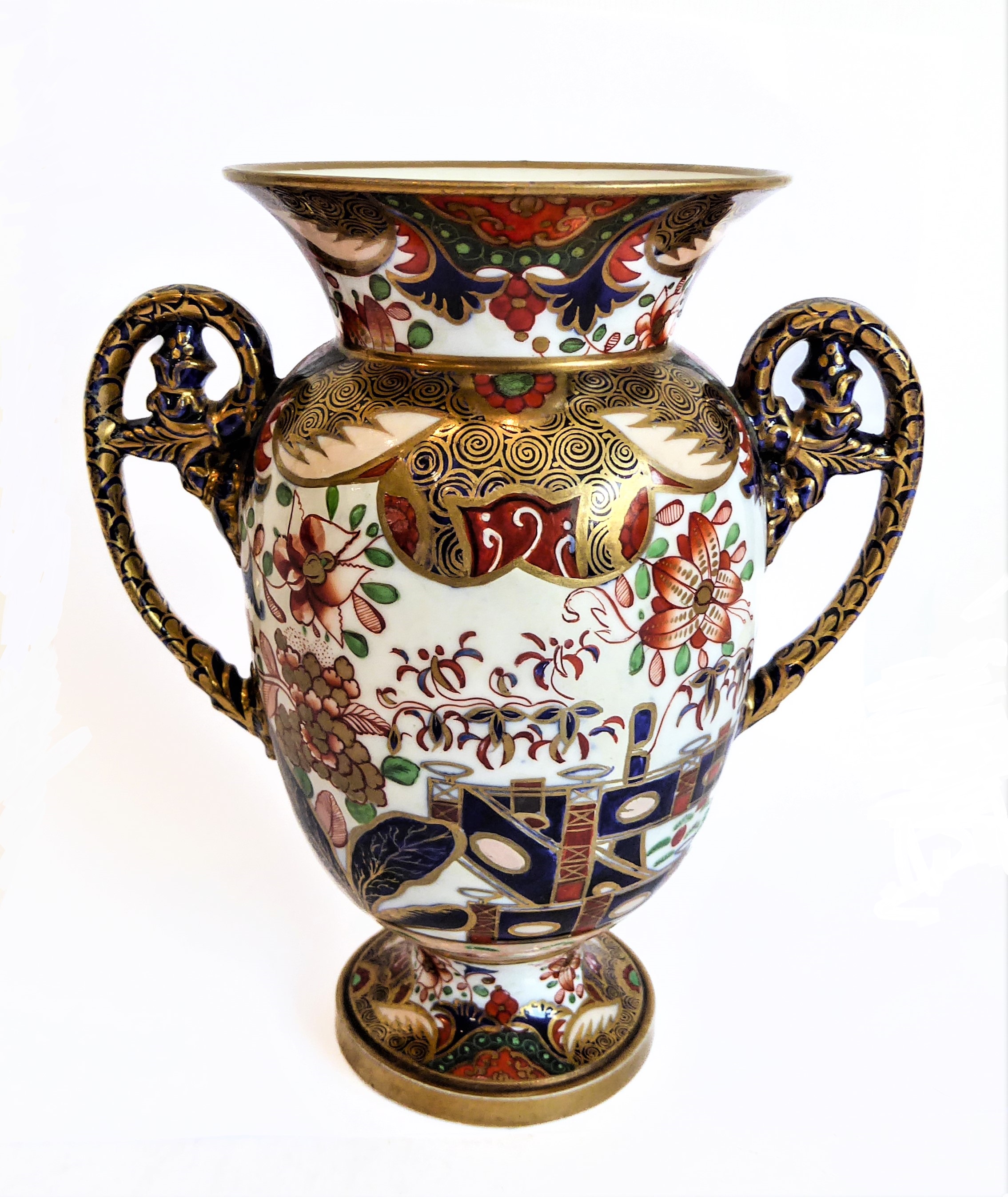 An early 19th century two-handled Spode porcelain vase: hand gilded and decorated in the Imari - Image 2 of 4