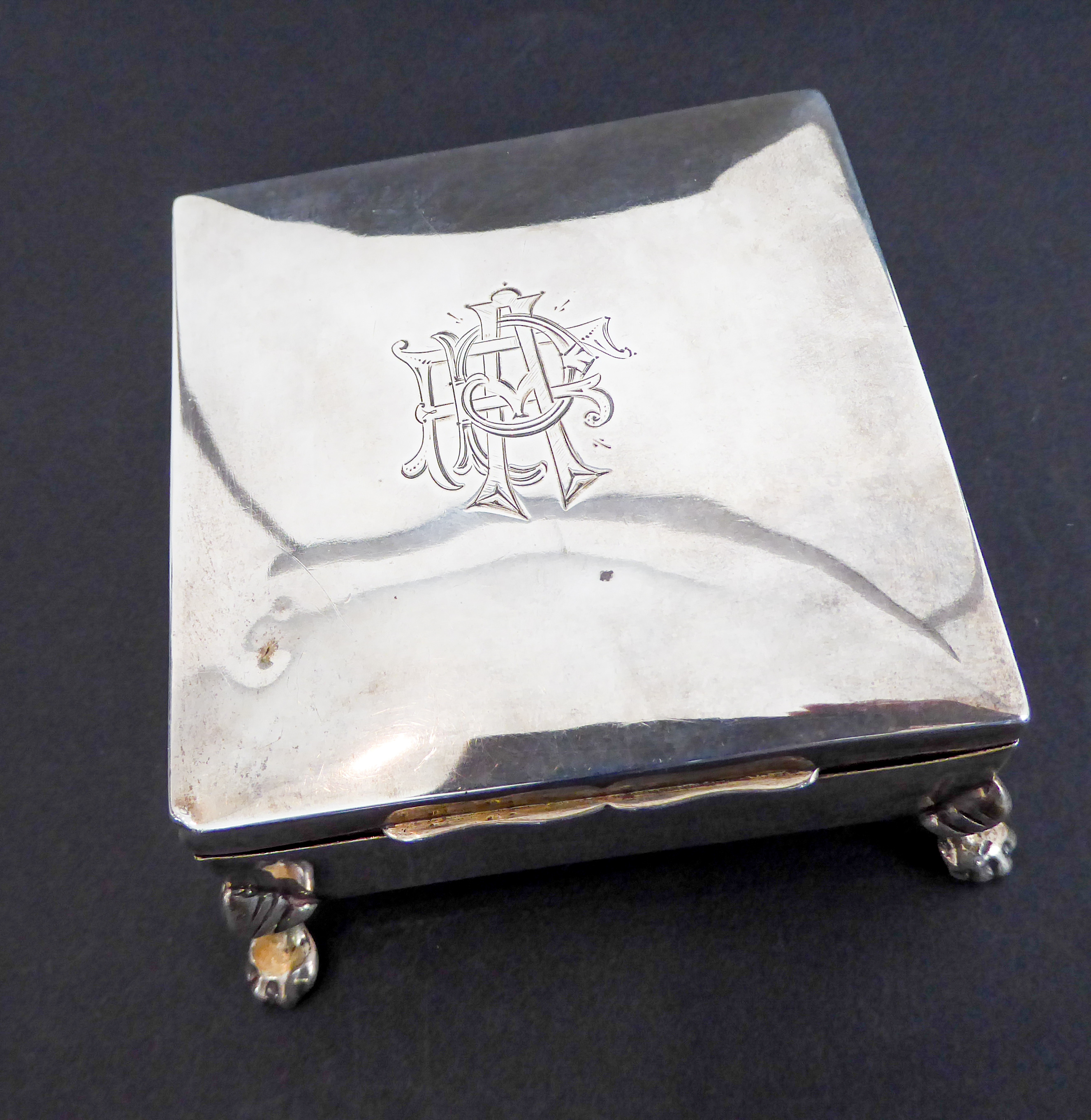 A hallmarked silver cedar-lined cigarette box: square form and raised on four animal's paw style - Image 6 of 6