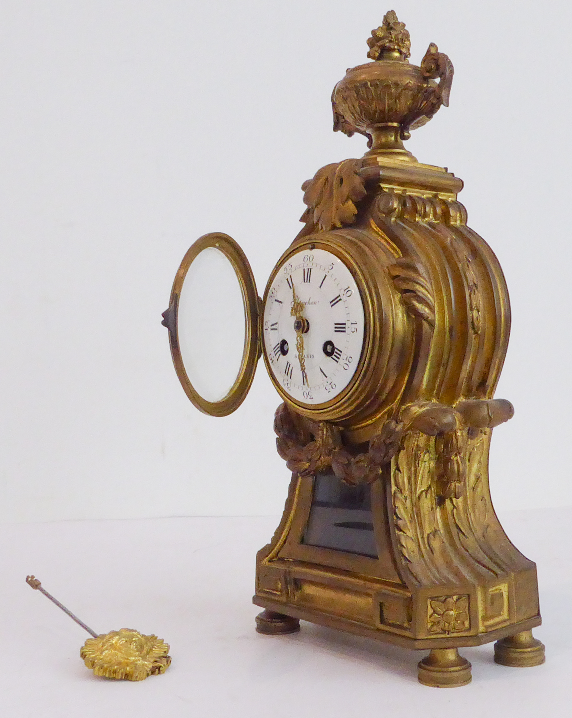 A 19th century French gilt-metal-cased eight-day mantle clock in Louis XVI style. The two-handled - Image 5 of 7