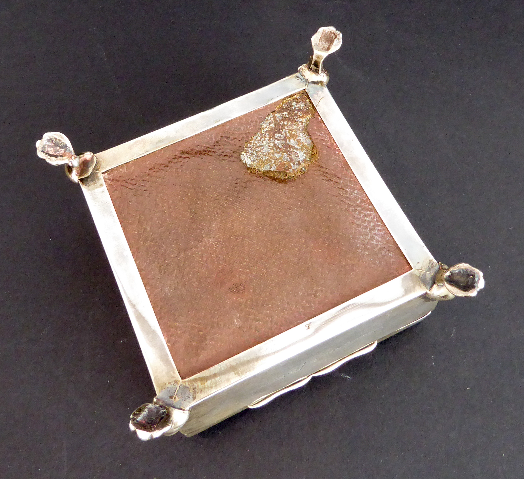 A hallmarked silver cedar-lined cigarette box: square form and raised on four animal's paw style - Image 3 of 6