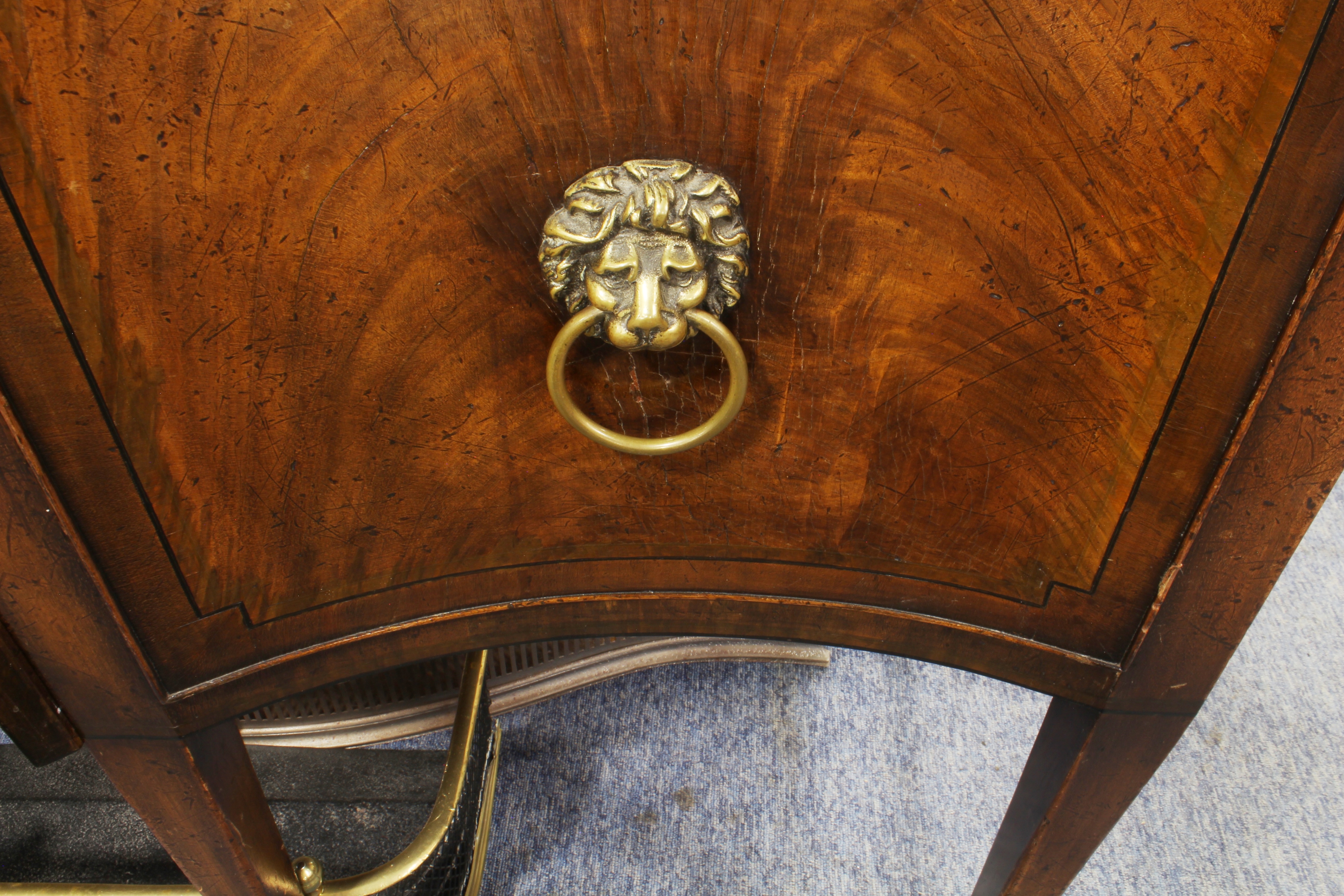 A serpentine-fronted mahogany and ebony-strung sideboard: central bow-fronted drawer above a slide- - Image 4 of 5