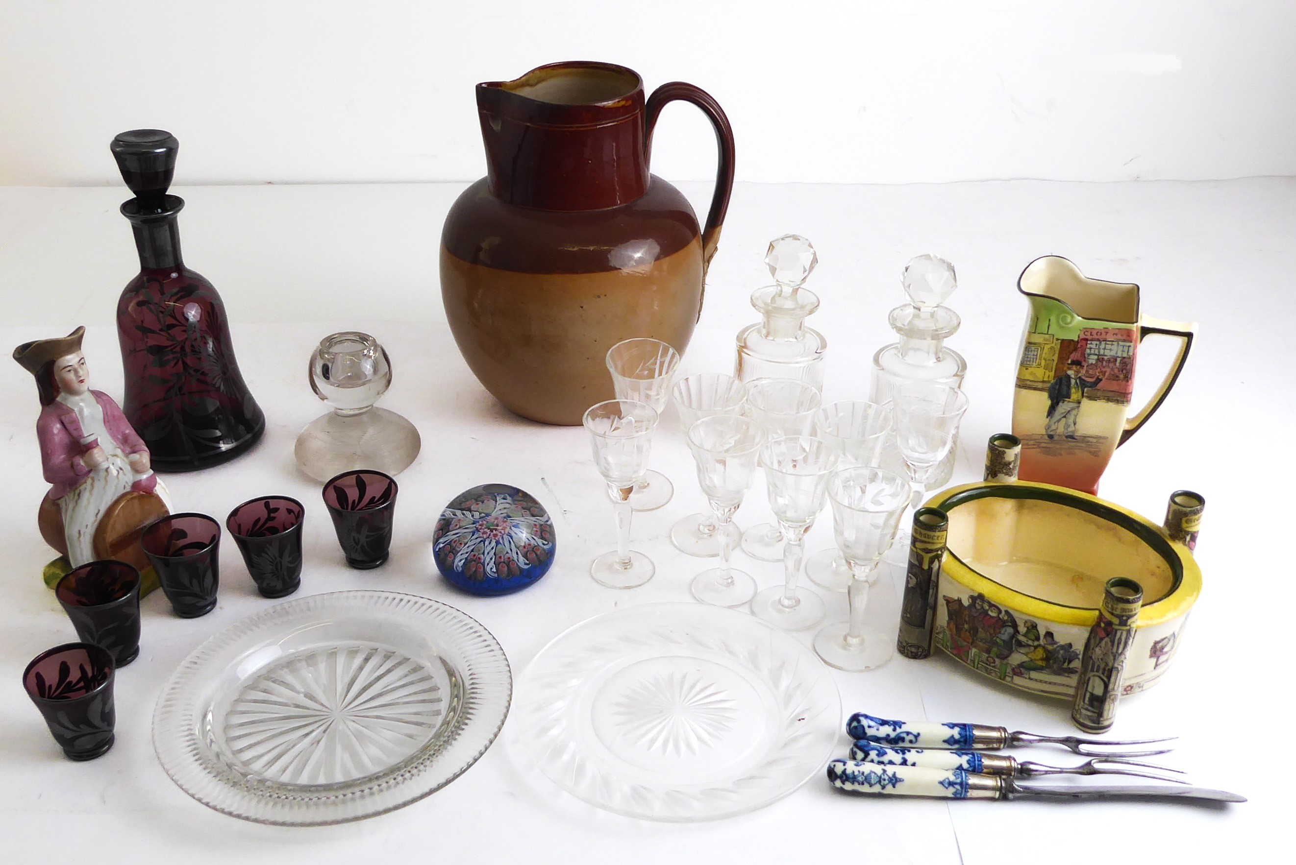 A collection of 19th and early 20th century ceramics and glass - including a large Doulton Lambeth - Image 17 of 22