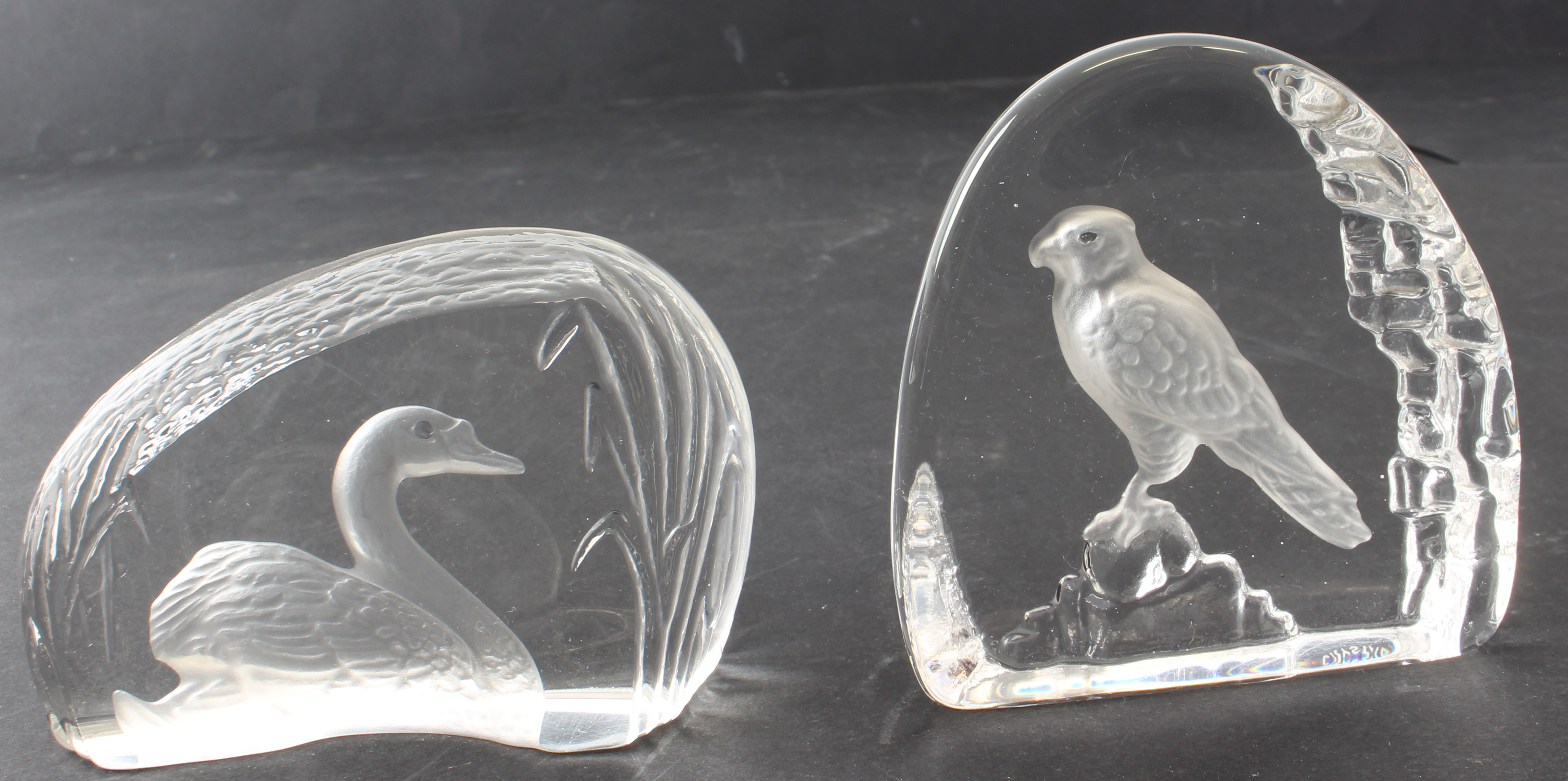 Twelve Wedgwood Crystal intaglio clear-glass bird paperweights - all with etched factory marks; - Image 10 of 26