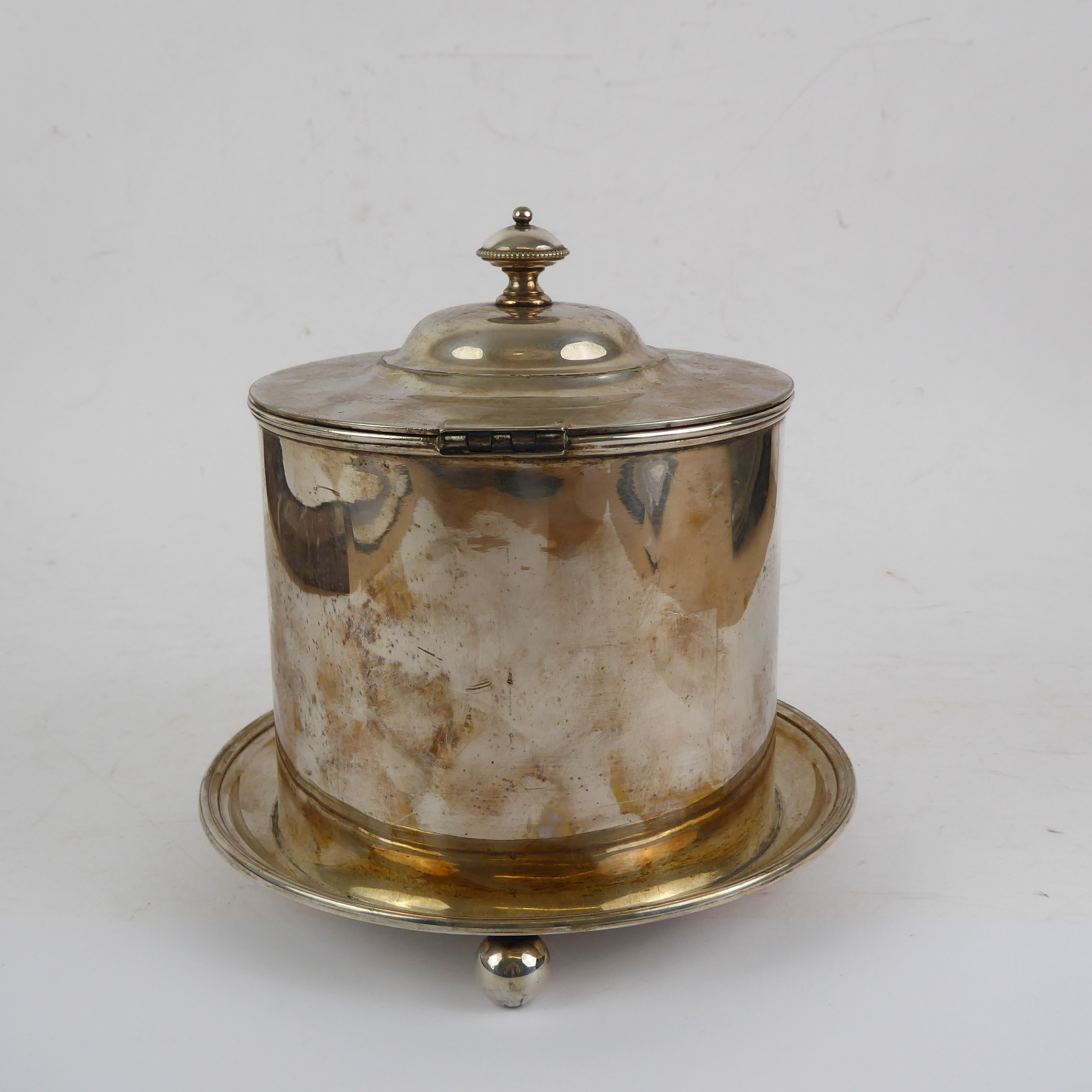 An Edwardian silver-plated biscuit barrel - maker's mark for Elizabeth Jane Fairburns of London - Image 2 of 5