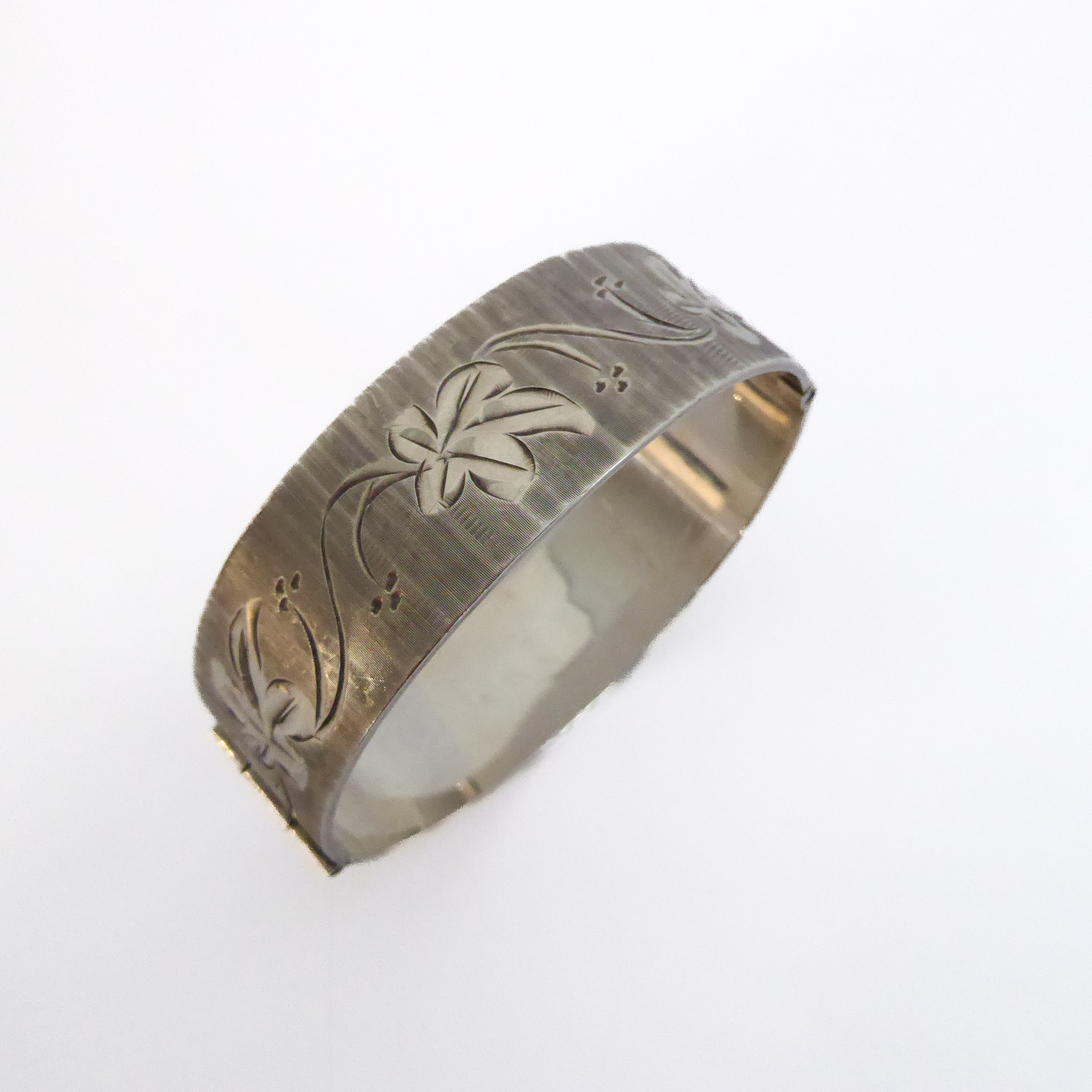 A heavy silver bangle with hallmarks for Birmingham 1970. - Image 3 of 4