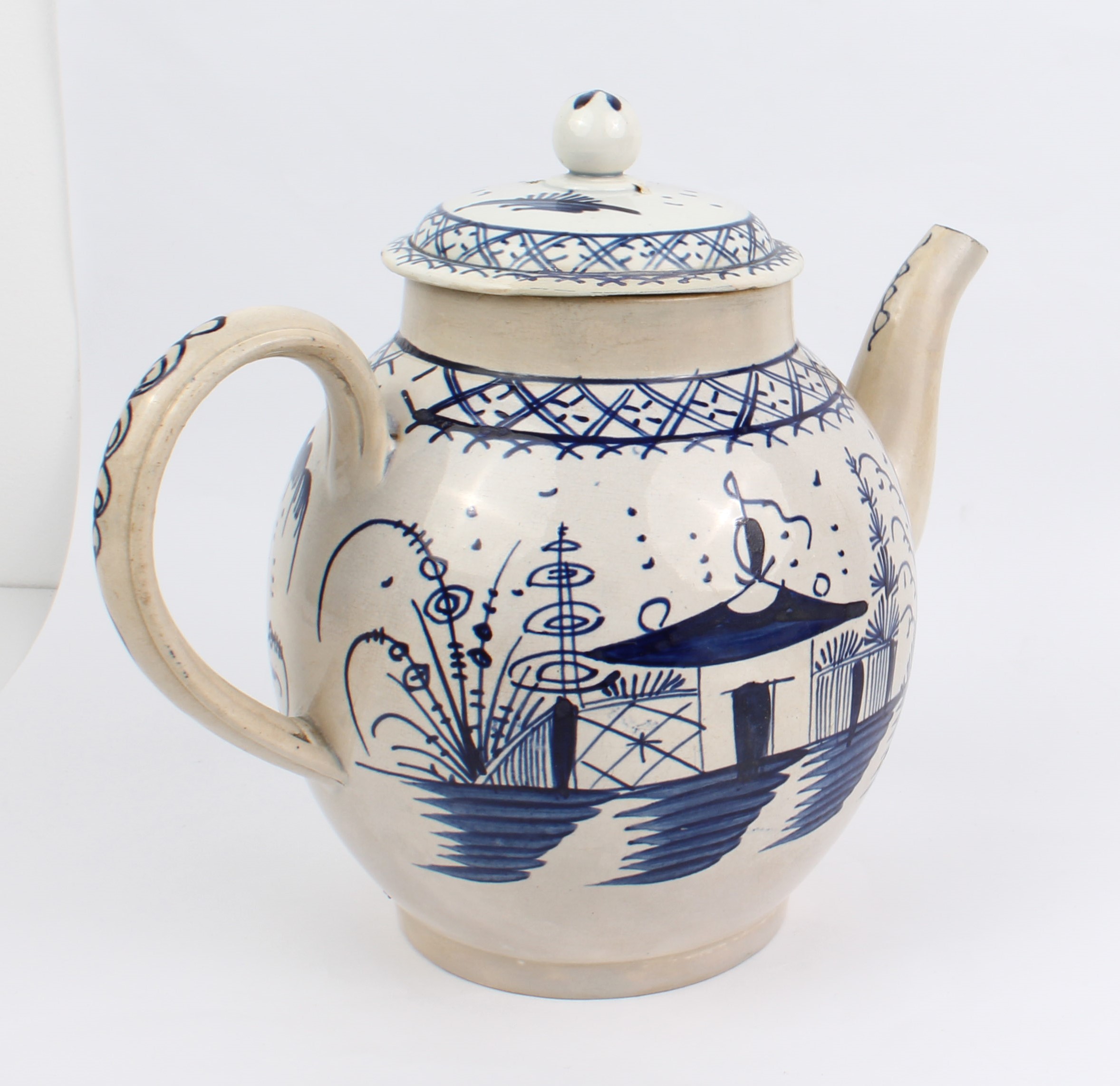 A late 18th century English pearlware hand-painted teapot with blue and white floral design (with - Image 4 of 6