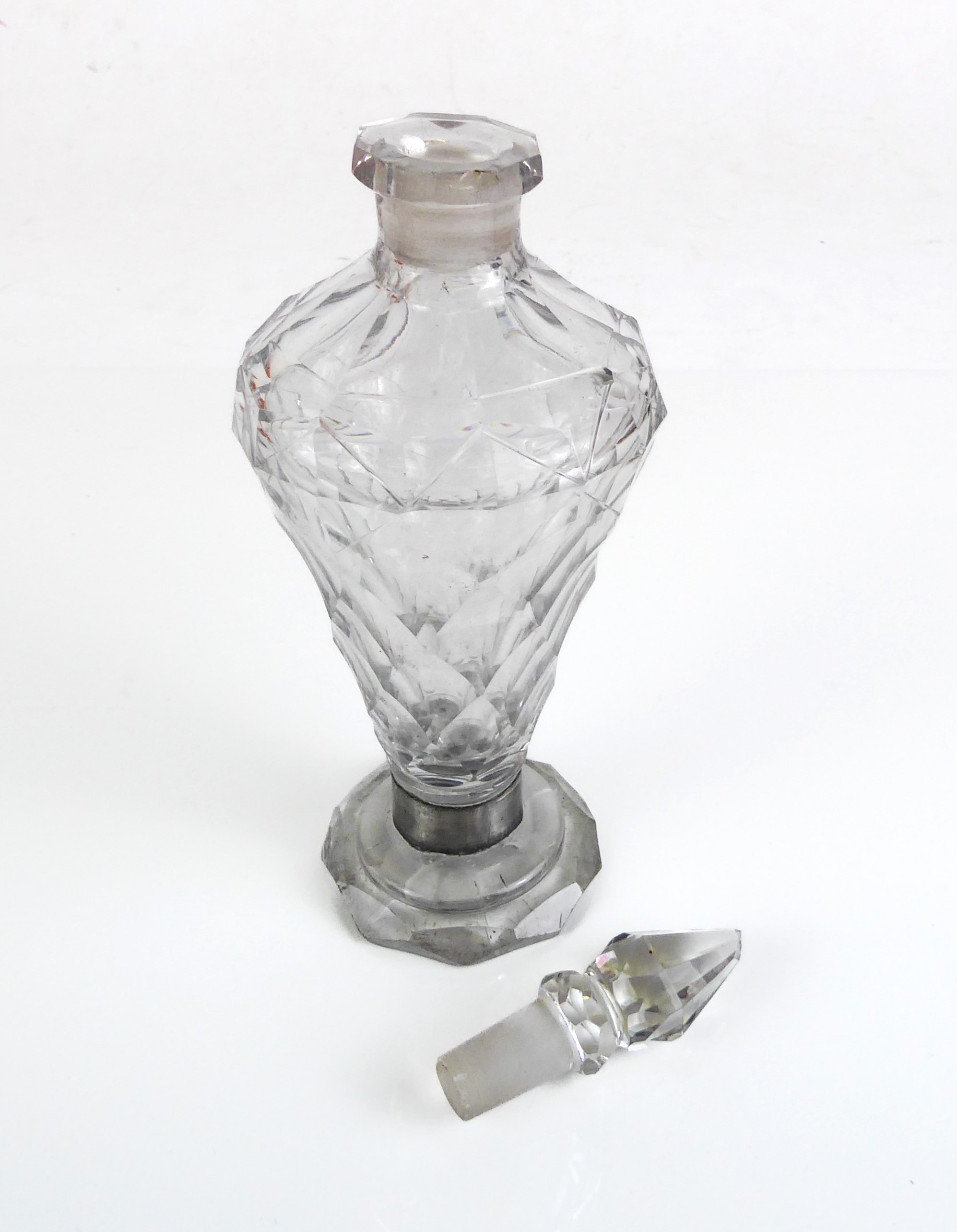 Four pieces of decorative Victorian and Edwardian glass - including a cranberry glass jug with - Image 6 of 9