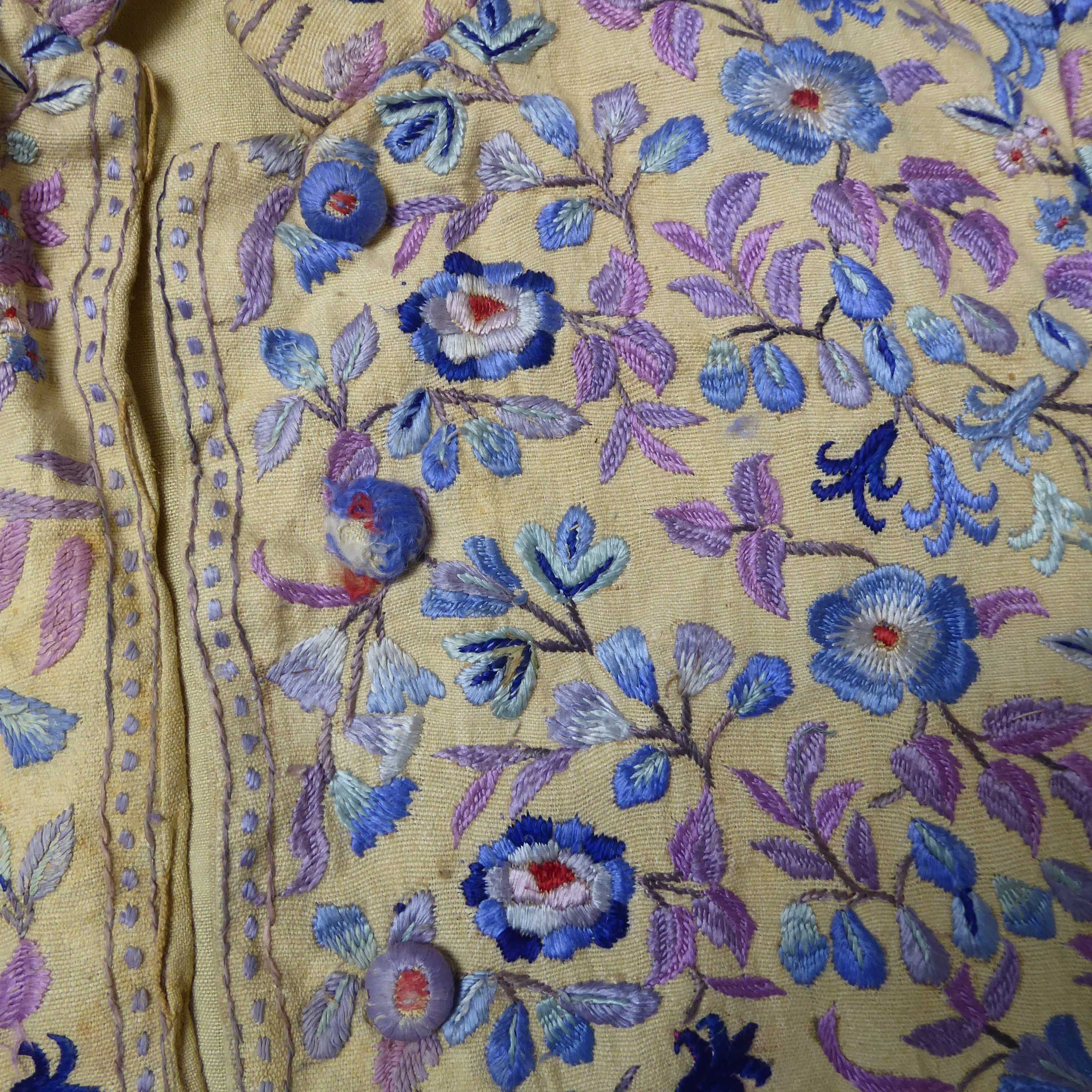 A vintage Chinese embroidered silk child's jacket - early 20th century, with short sleeves and - Image 8 of 9