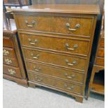 20TH CENTURY WALNUT CHEST OF 5 DRAWERS ON BRACKET SUPPORTS 99 CM TALL