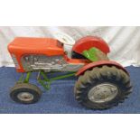 TRIANG PEDAL TRACTOR
