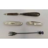 2 SILVER BLADED MOTHER OF PEARL APPLE KNIVES, SILVER AMETHYST SET FORK,