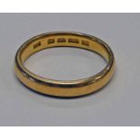 22CT GOLD WEDDING BAND - RING SIZE Q,