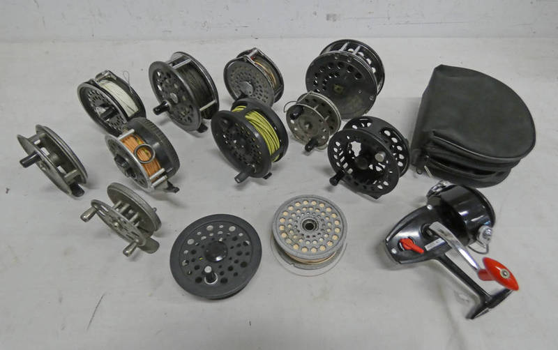 SELECTION OF FLY FISHING REELS & OTHERS TO INCLUDE AN INTREPID DELUXE SPINNING REEL,