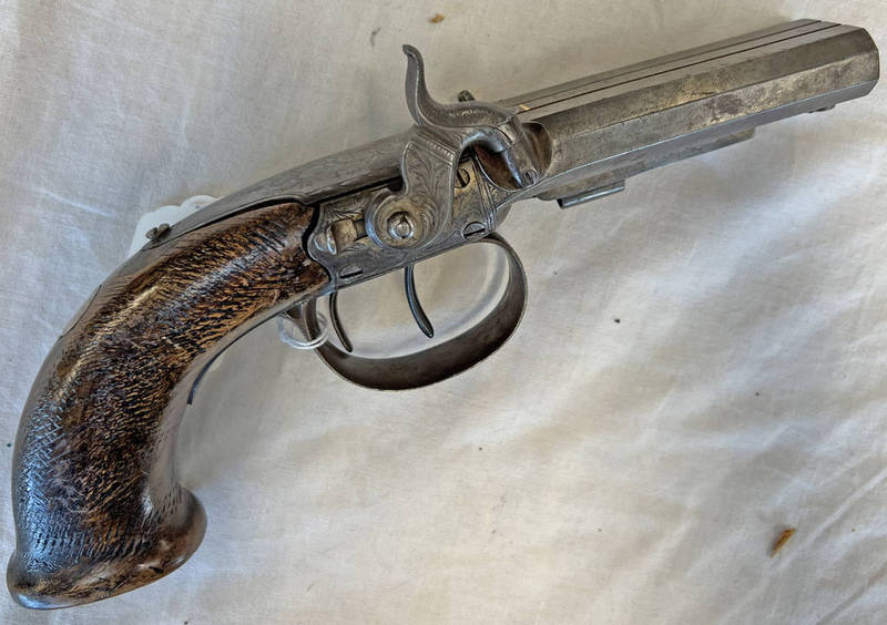 19TH CENTURY SIDE BY SIDE DOUBLE BARRELLED PERCUSSION TRAVELLING PISTOL BY WILLIAM HOLE,