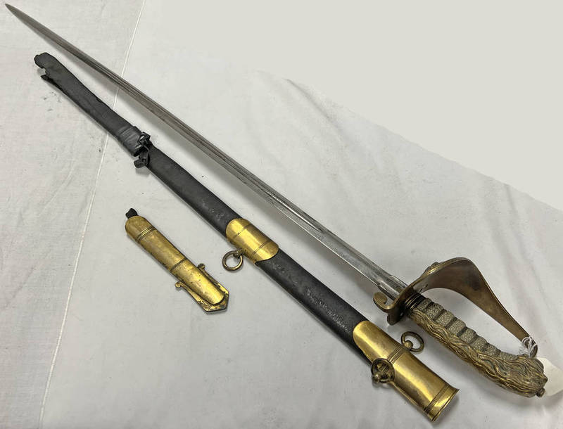 VICTORIAN 1827 PATTERN NAVAL SWORD WITH 74.