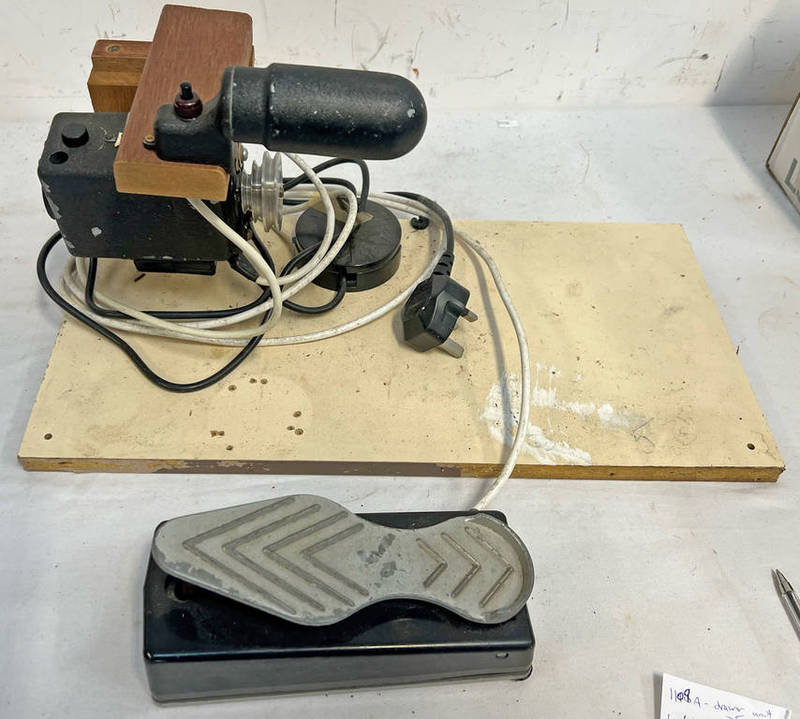 HILLMAN ELECTRIC MOTORS LTD MOTOR WITH PULLEY MOUNTED ON WOODEN BOARD WITH FOOT PEDAL AND LAMP