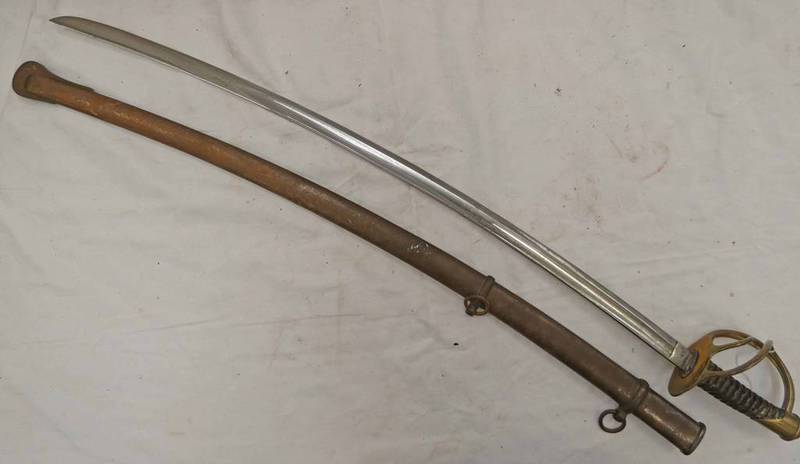 19TH CENTURY GERMAN EXPORT CAVALRY OFFICERS SWORD WITH 89CM LONG SINGLE EDGED CURVED AND FULLERED