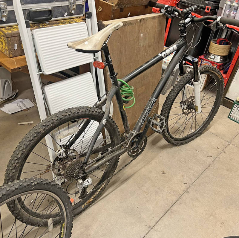 CORE GENESIS MOUNTAIN BIKE Condition Report: The item shows heavy signs of use