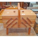 EXPANDING SEWING BOX